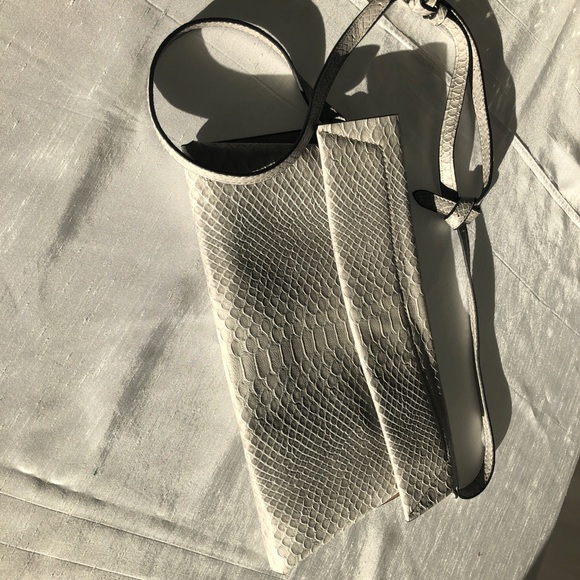 Christian Siriano- clutch / over shoulder purse - Picture 2 of 9